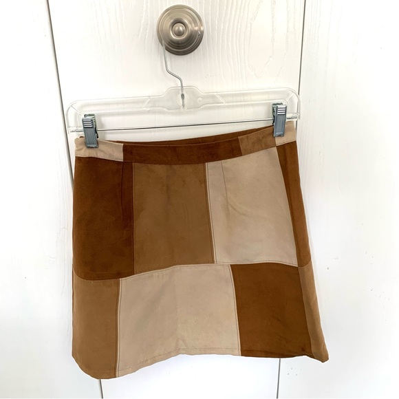 Hollister faux suede mini skirt size 0 1 2 xs patchwork tan brown cream western - Picture 7 of 8
